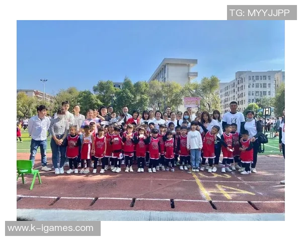 家庭篮球乐趣无穷亲子互动提升技能打造温馨运动氛围
